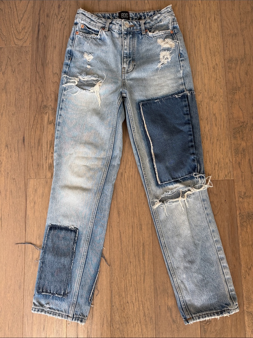 BDG Women’s Light Blue Distressed Patchwork Jeans 25